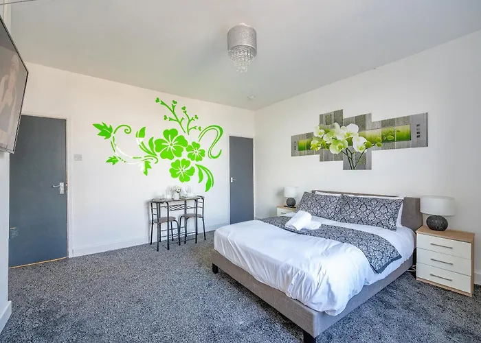 *rc246*for Your Relaxed & Cosy + Free Parking Leeds